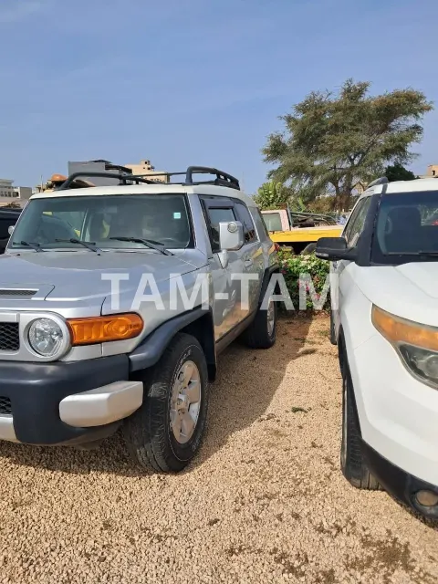 Toyota FJ Cruiser 2007 : L'Icône du Tout-Terrain