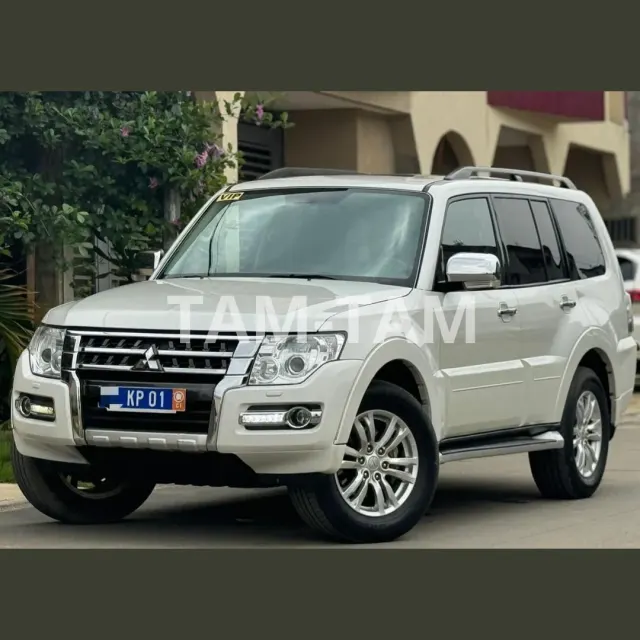 MITSUBISHI PAJERO GL (2016)