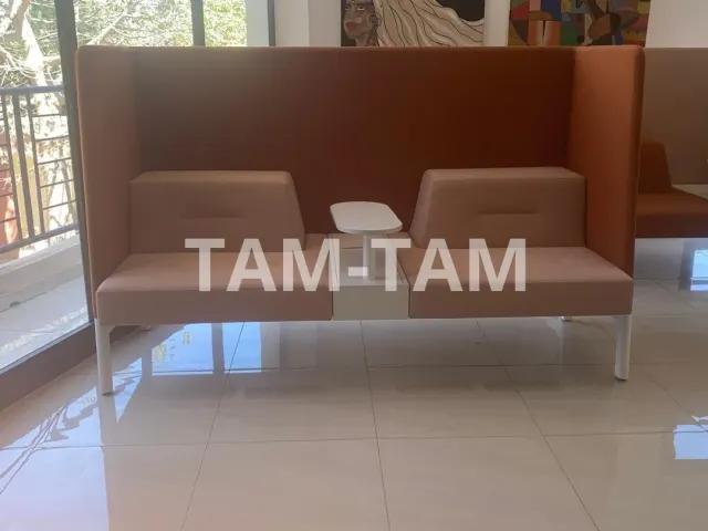 Banquette Acoustique Design avec Tablette – Idéal Bureau ou Accueil