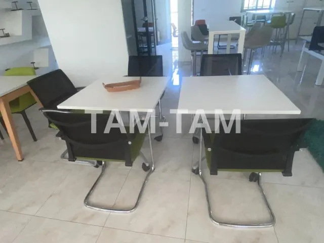  Duo de Tables Carrées Design + Chaises Ergonomiques Vertes