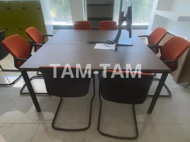 Grand Ensemble de Réunion – Table Carrée XXL + 8 Chaises Ergonomiques